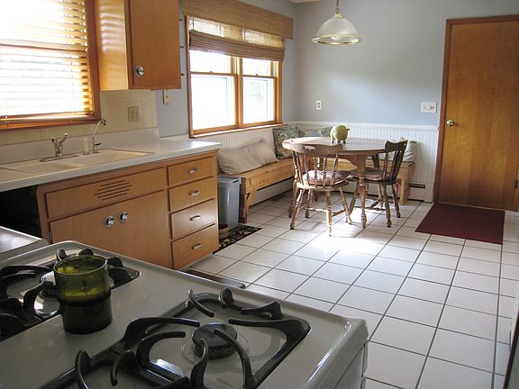 Kitchen & Dinning Area