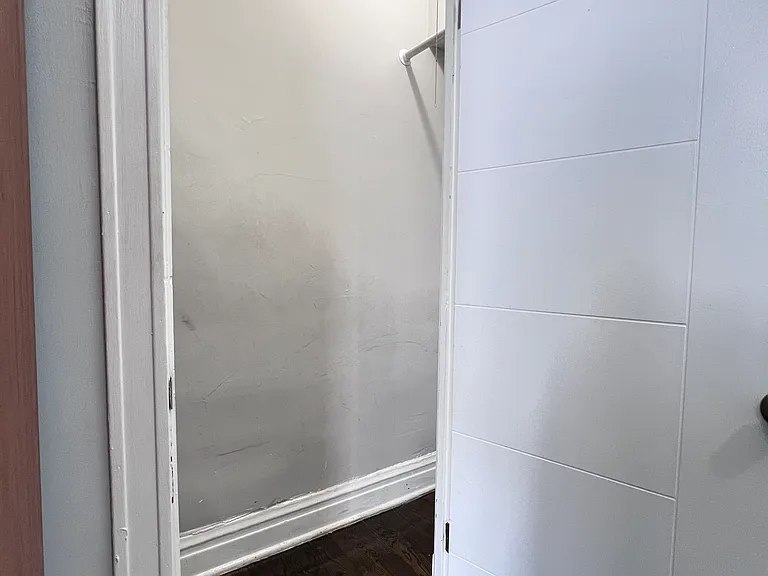 8856 S Lowe Ave #2R — Photo 10