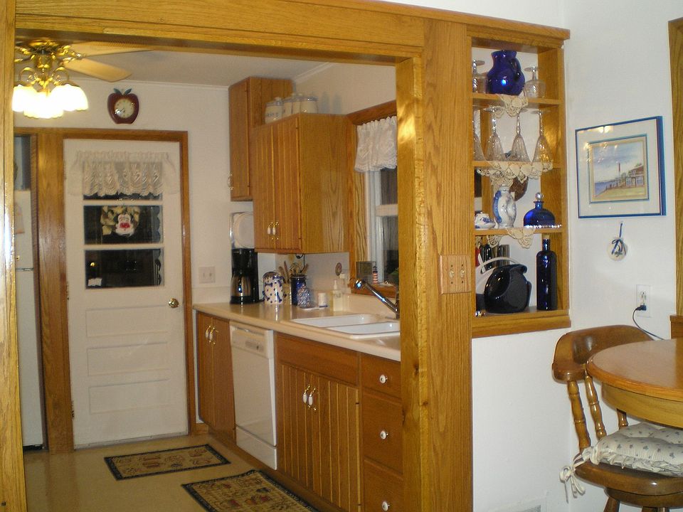 2nd image of 10 Howell Rd