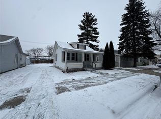 28065 Maple St, Roseville, MI 48066