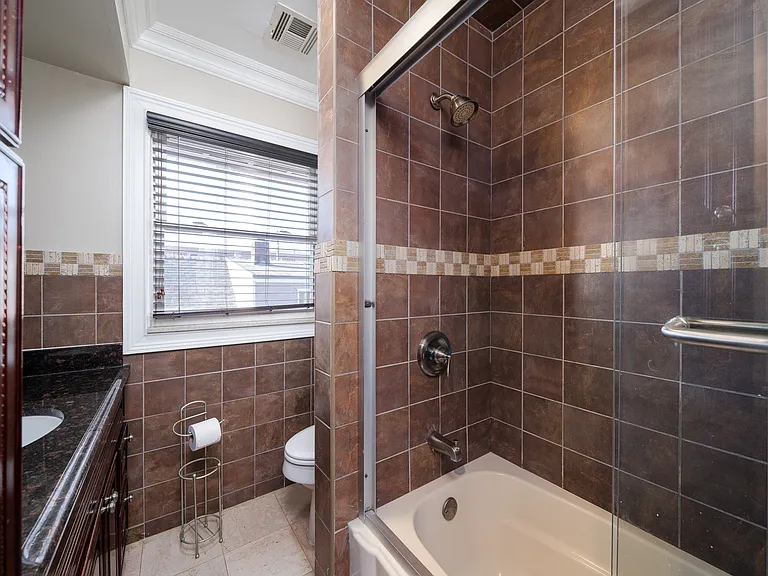 105 E Morris Ave — Photo 13