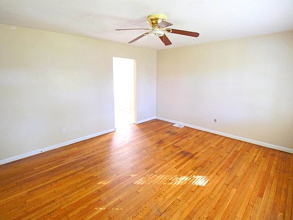 2nd image of 2465 Butternut Hill Ct
