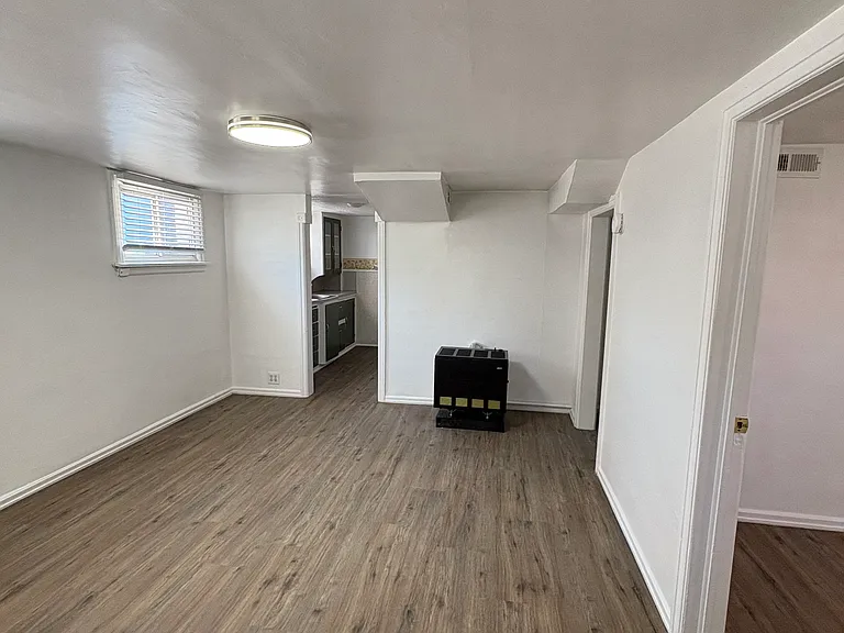25 S 200 W #BASEMENT — Photo 3