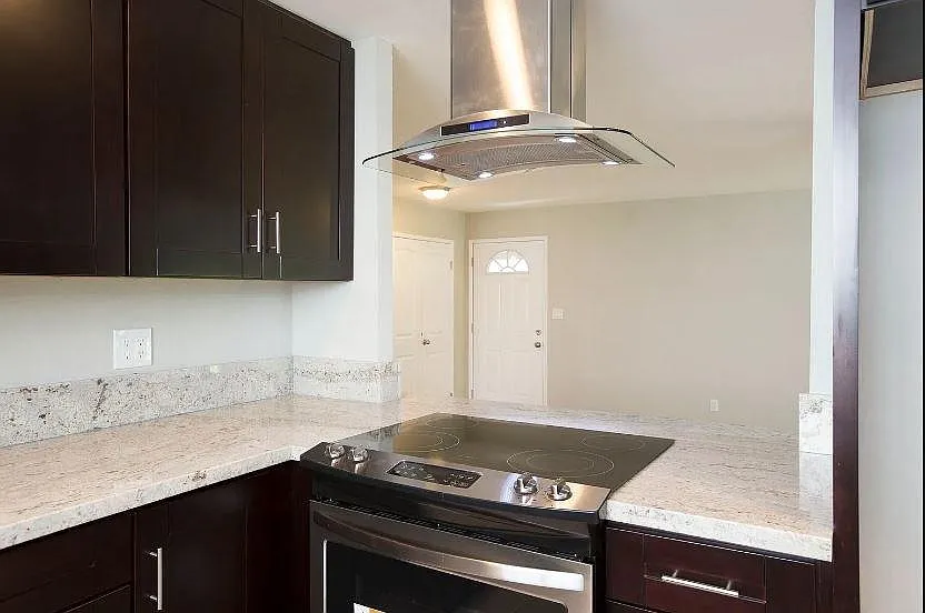 4 bed, 1404 sqft, $4,499 — Photo 4
