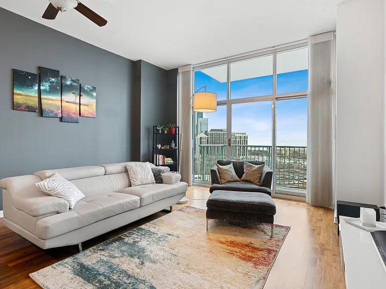 1600 S Indiana Ave #2505 — Photo 3