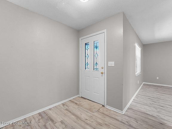 5th image of 2738 Sherwood Ct