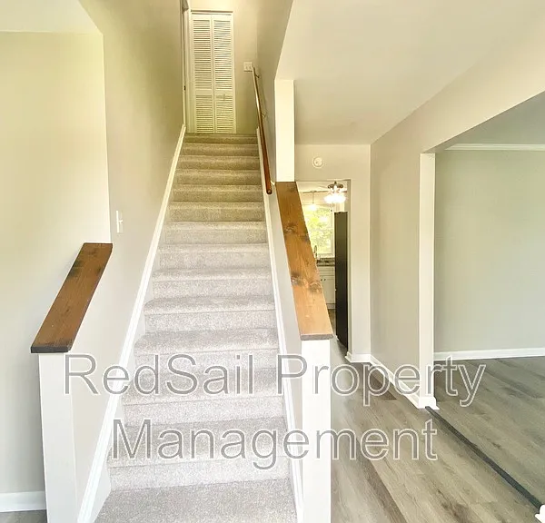 13 Sandpiper Ct — Photo 2
