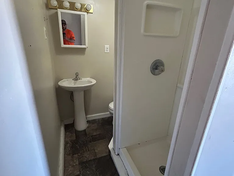 914 State St #3 — Photo 8