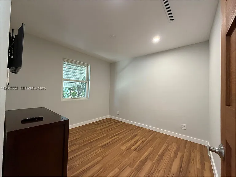 2112 SW 60th Ct — Photo 12