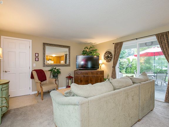 4th image of 1016 SE 131st Ave