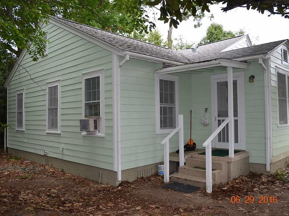 2nd image of 1713 E Maxwell St