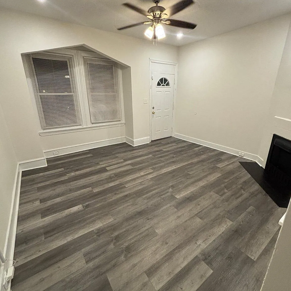 3 bed, 3.0 bath, 2600 sqft, $1,980 — Photo 3