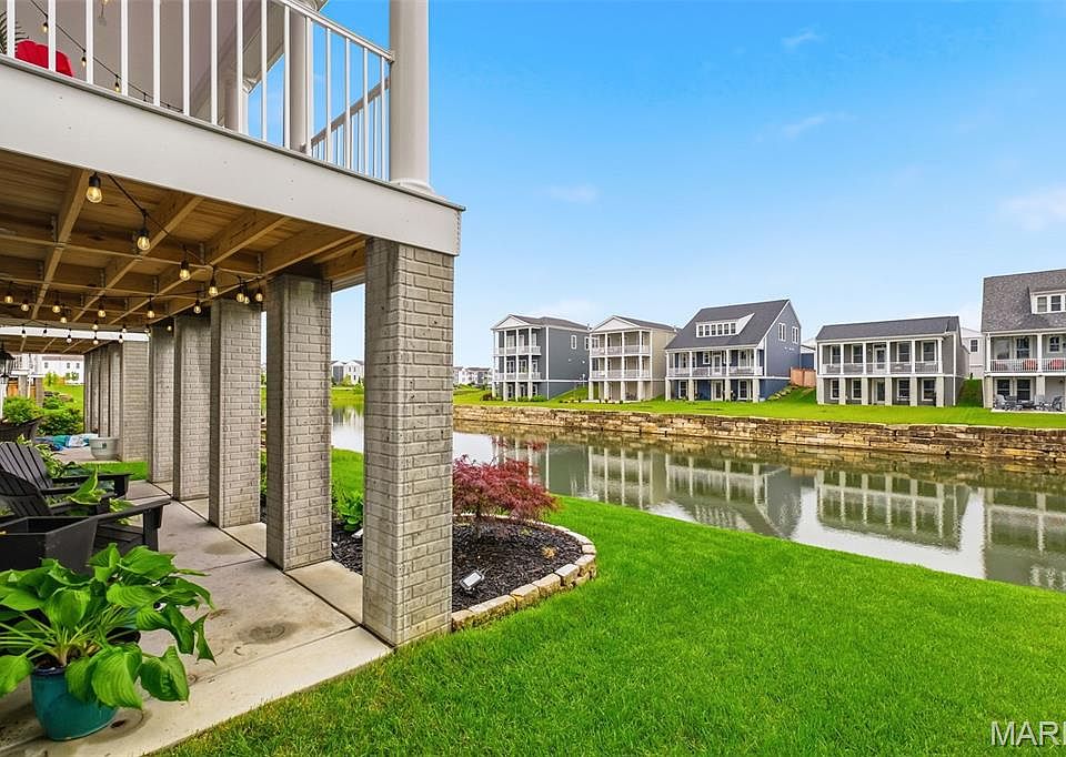 1st image of 1064 Dyess Way