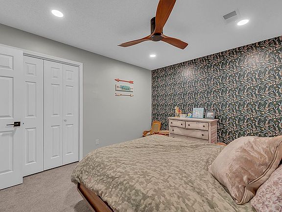 3rd image of 20590 Mission Rd