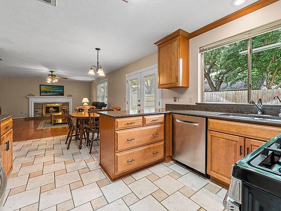 3rd image of 9302 Wandsworth Dr