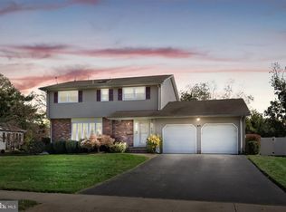 83 Tudor Dr, Hamilton, NJ 08690