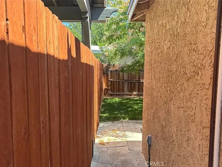 1147 W Avenue H11 — Photo 11