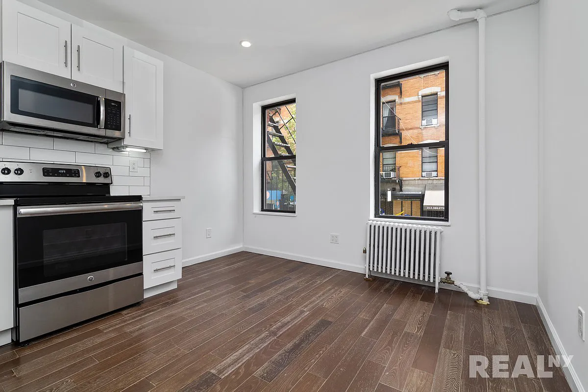 101 Stanton Street — Photo 4