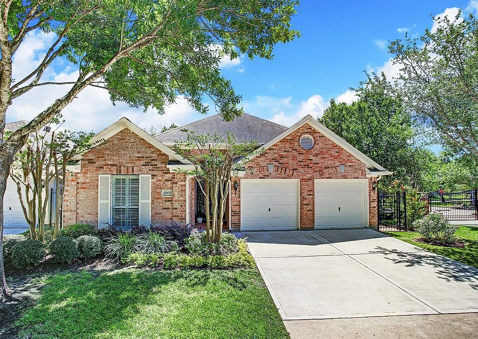 Darling Patio style home in the energy corridor