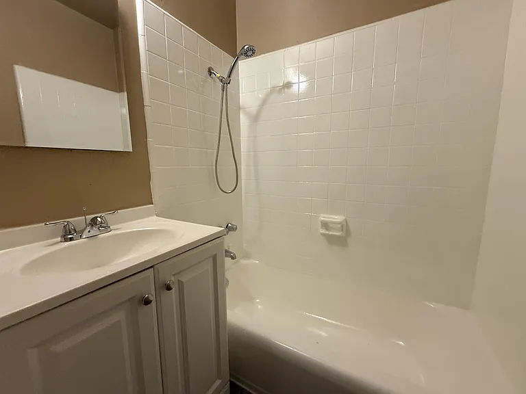 15319 S White Ave — Photo 14
