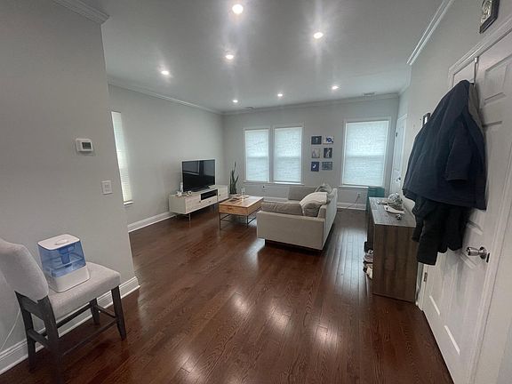 3rd image of 70 Lake Ave #2A
