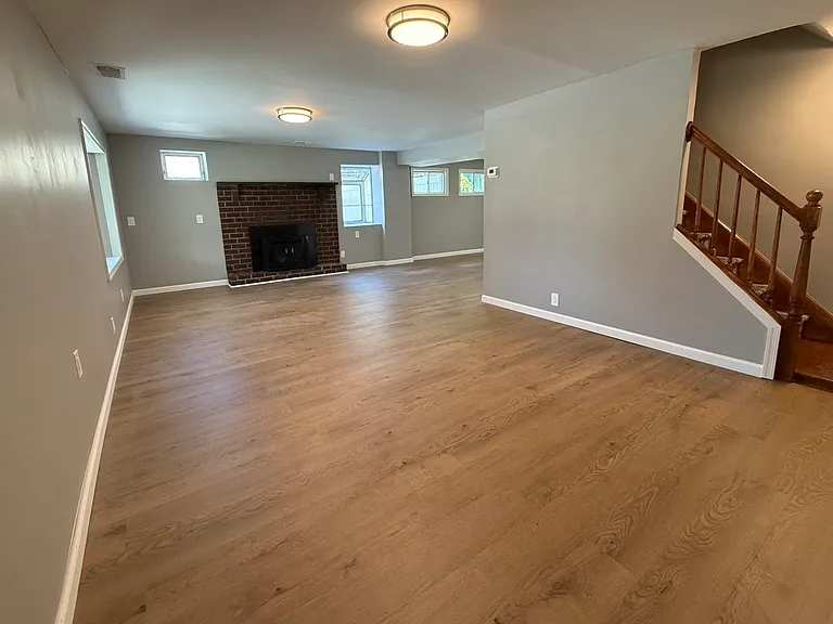 535 W Church Rd — Photo 17
