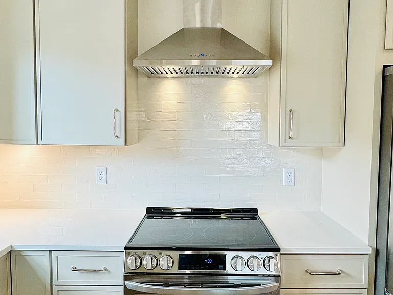 117 W Wisconsin Ave — Photo 3
