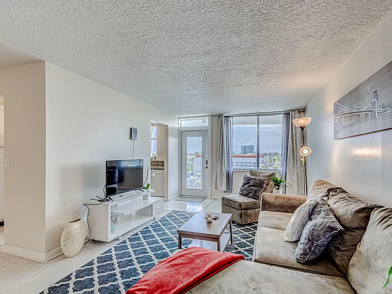108 Paradise Harbour Blvd #512 — Photo 8