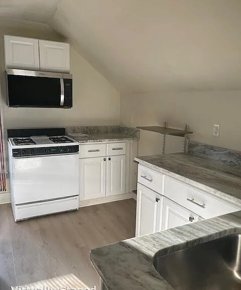64 S 1st St #3 — Photo 7