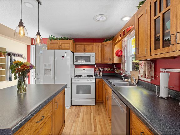 3rd image of 2907 Chapel Ln