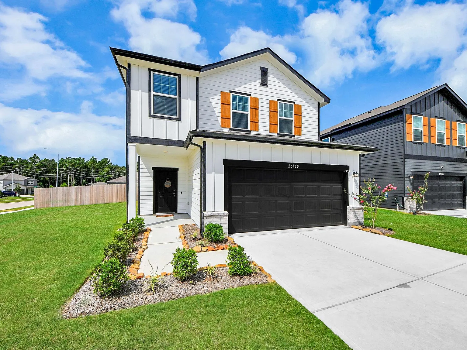 4 bed, 3.0 bath, 2260 sqft, $2,400 — Photo 1
