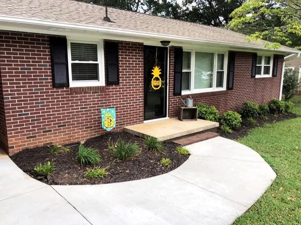 214 Hillcrest Ave, Belton, SC 29627