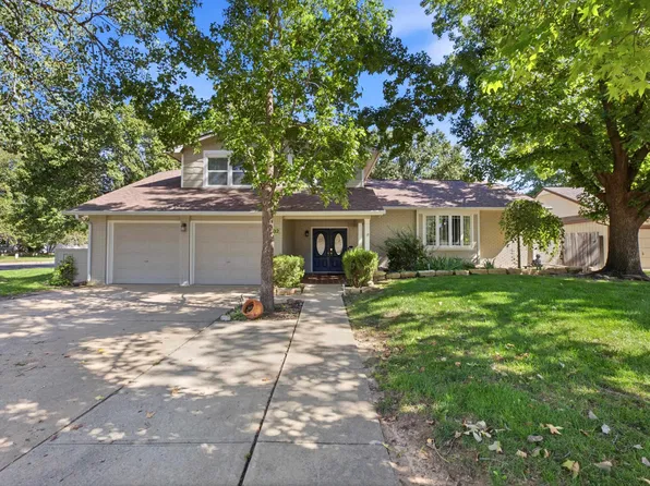 2502 S Yellowstone Cir, Wichita, KS 67215