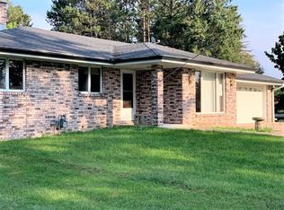 N725 North St, Phlox, WI 54464