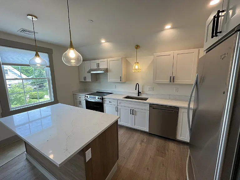 110 Silver St #301 — Photo 5