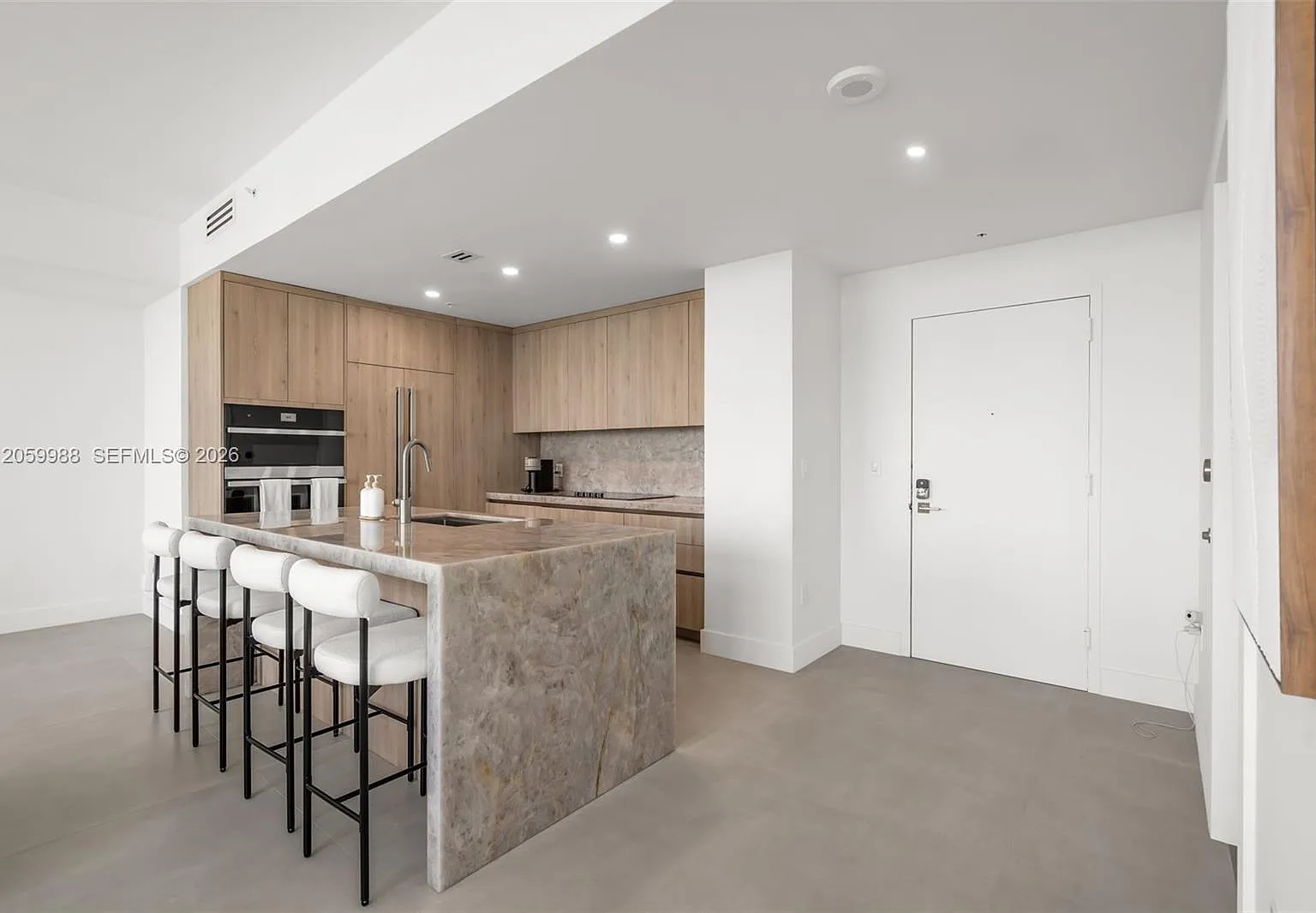 Mint Condo — Photo 3