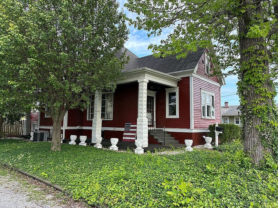 1st image of 204 N Maple St