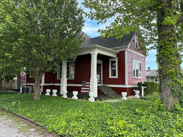204 N Maple St, Christopher, IL 62822