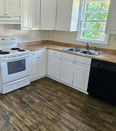 2nd image of 2630 Cherry Cir