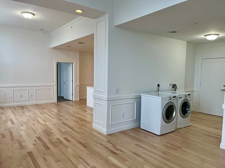 Schoolhouse Apartments — Photo 31