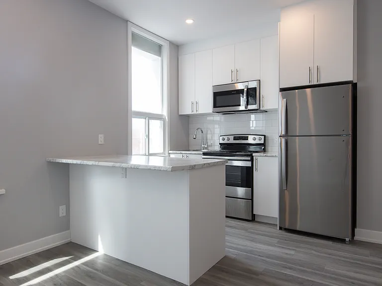 404 Elgin St — Photo 20