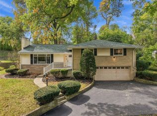 119 Saxony Dr, Pittsburgh, PA 15241