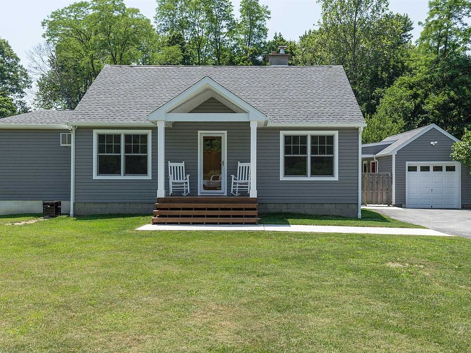 1st image of 4 Circle Dr