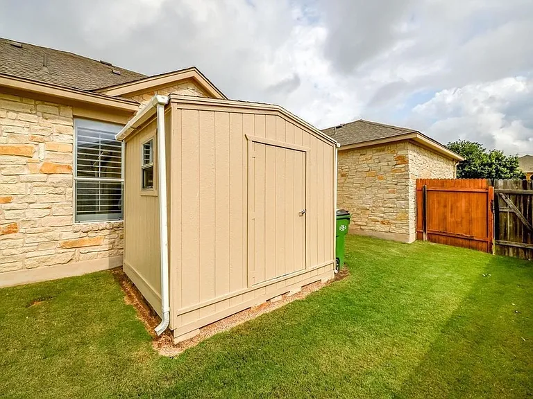 2209 Settlers Park Loop — Photo 21