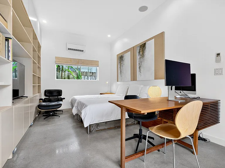 Guest's Bedroom