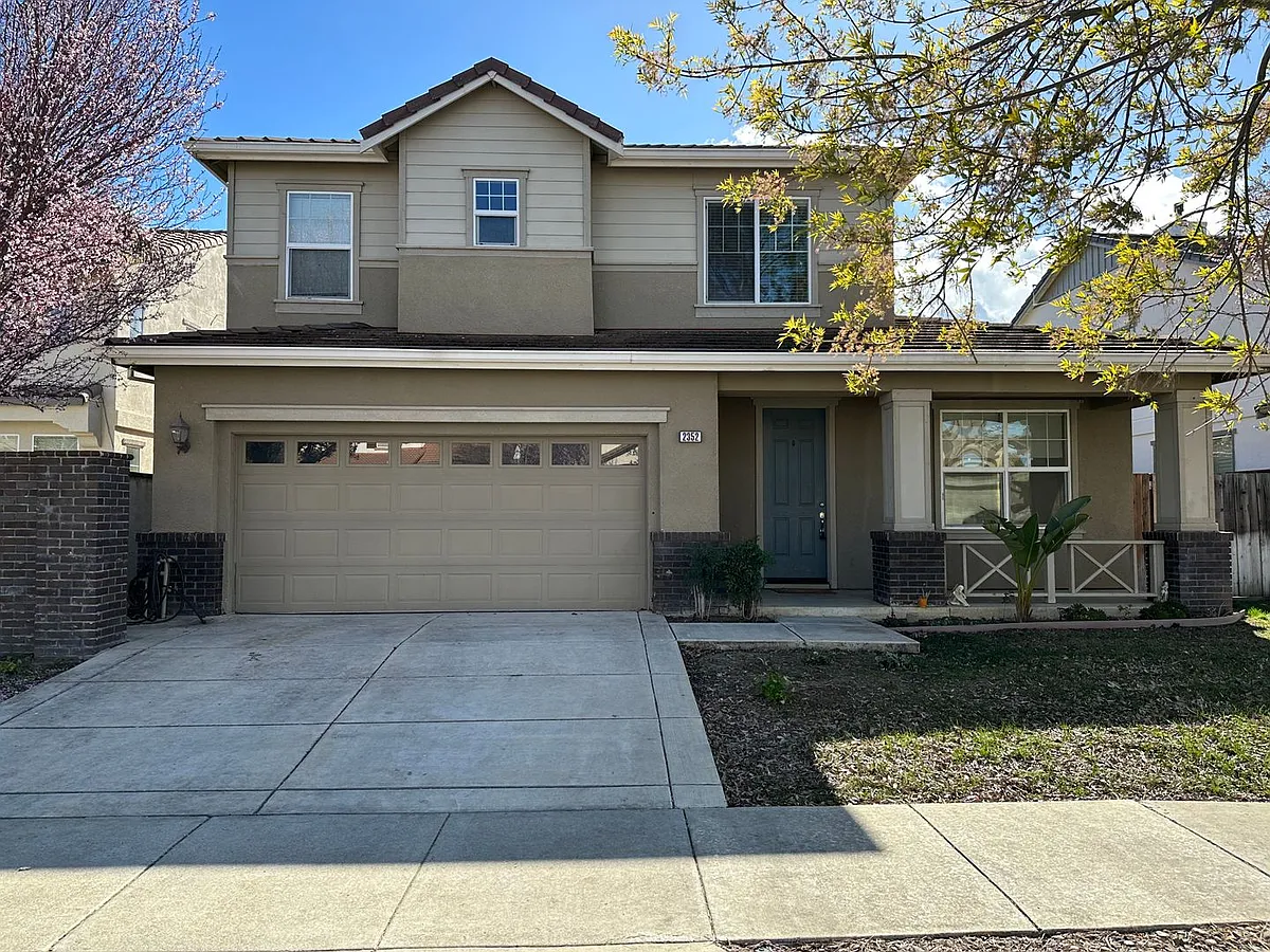 Building Photo - 2352 Saint Augustine Dr