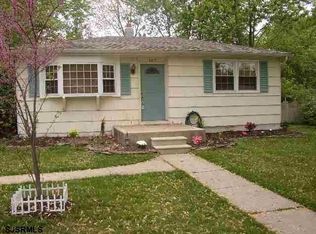 107 Woodpecker Rd, Egg Harbor Township, NJ 08234