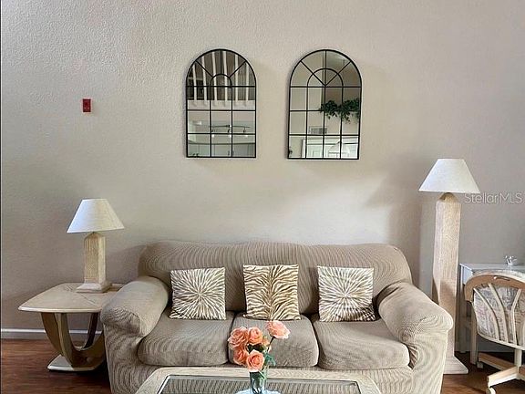 3rd image of 3161 TAMARIND CIRCLE