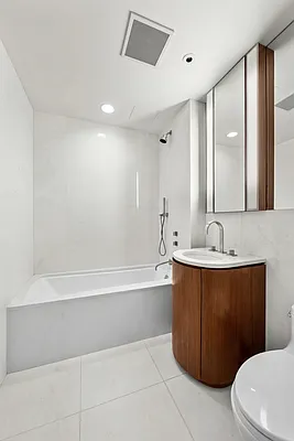 Bathroom, photo 1