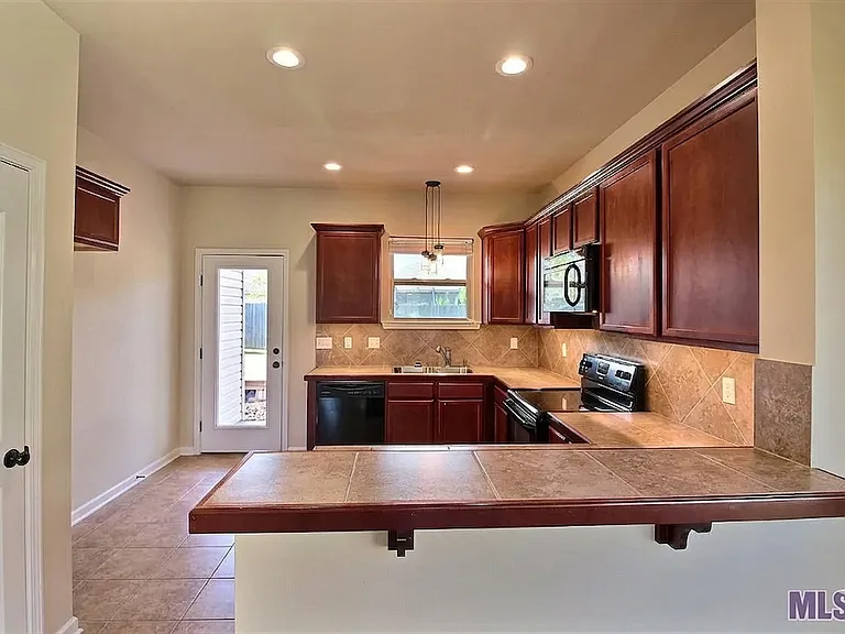 11389 Ashwood Ct — Photo 9